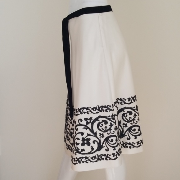 Skirt - Picture 3 of 5